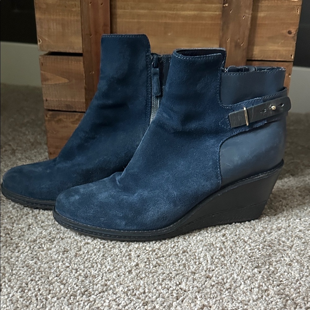 Cole Haan x Nike Air‎ collab Navy Suede and Leather Wedge Boots Sz 9 waterproof